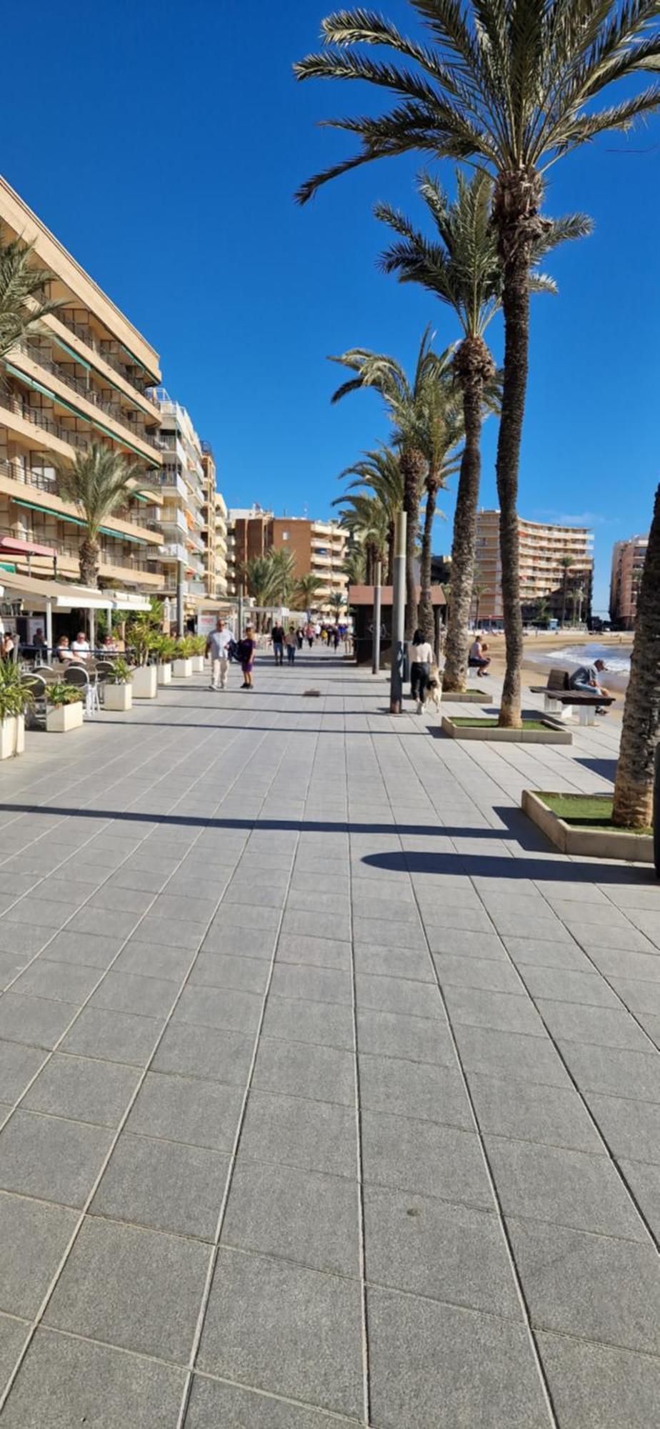 Apartments On The Beach In Τορεβιέχα Εξωτερικό φωτογραφία